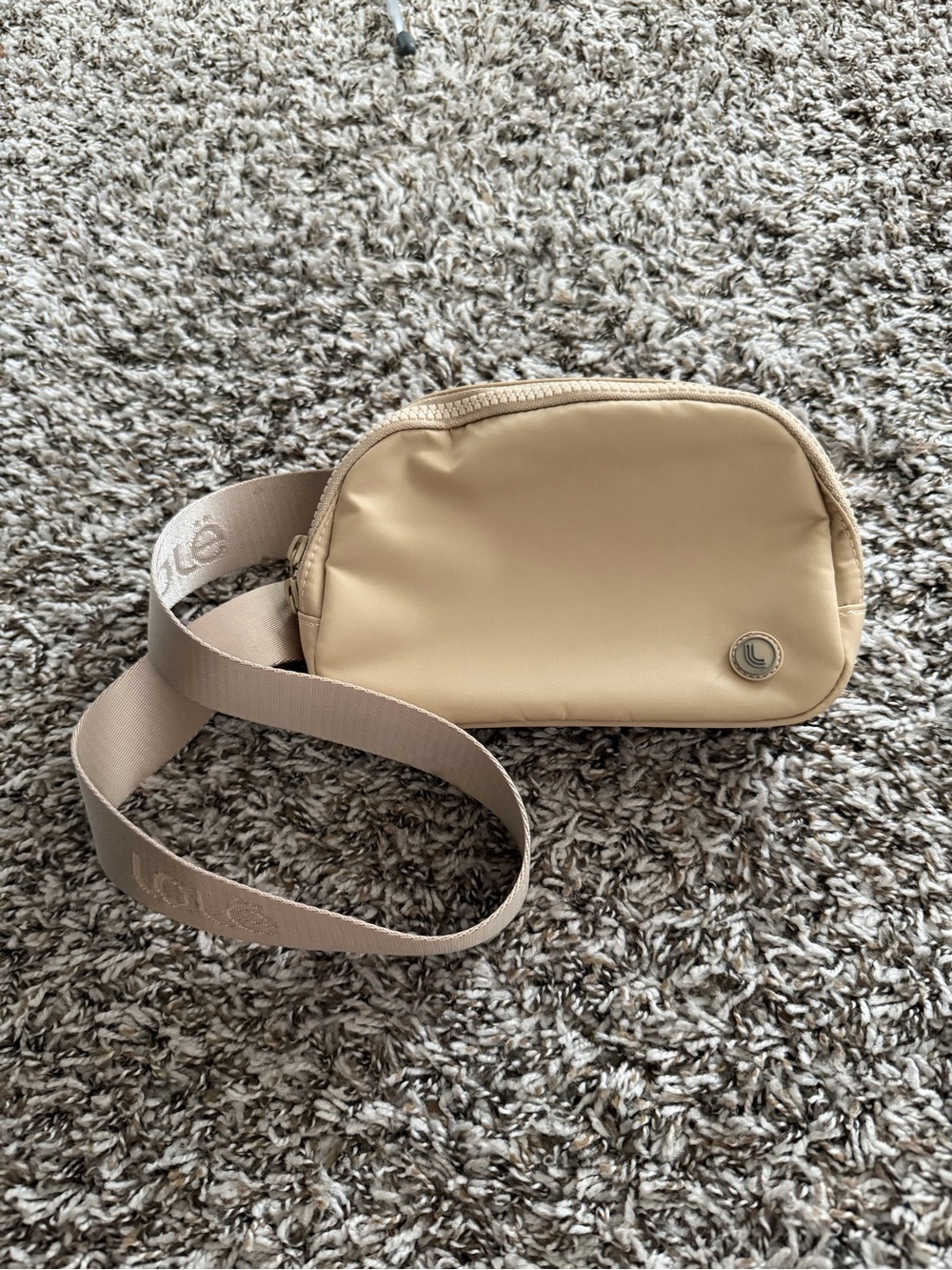 LOLE Unisex Fanny Pack Belt Bag Adjustable Crossbody Waist Bag Beige